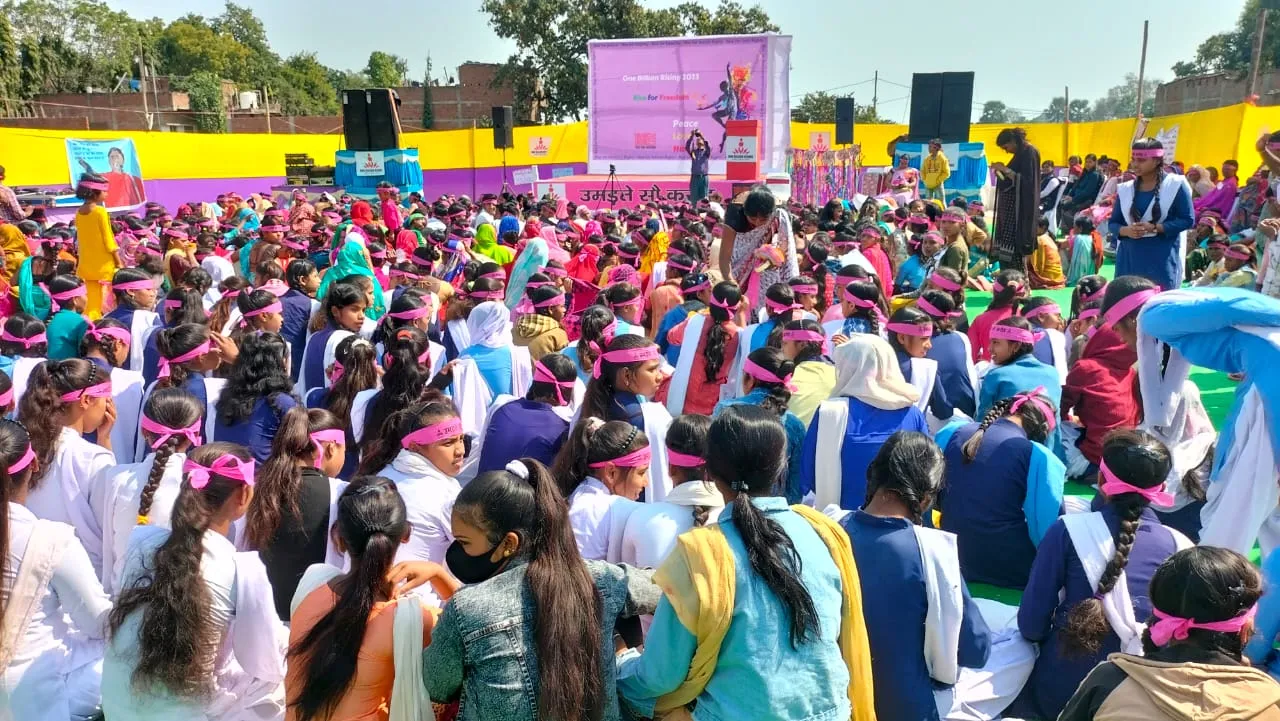 Amitajyoti | किशोरियों ने उमड़ते सौ करोड़ अभियान के अंतर्गत कार्यक्रम...